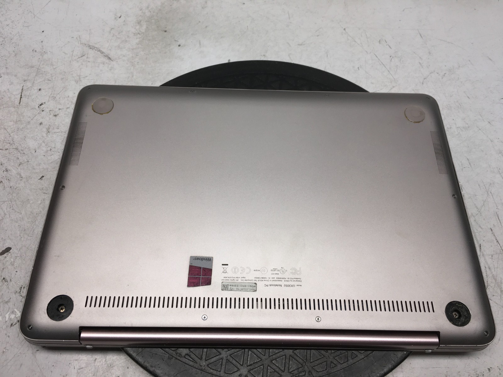 Asus UX305U Intel i5-6200U 2.3GHz 8 GB NO HDD