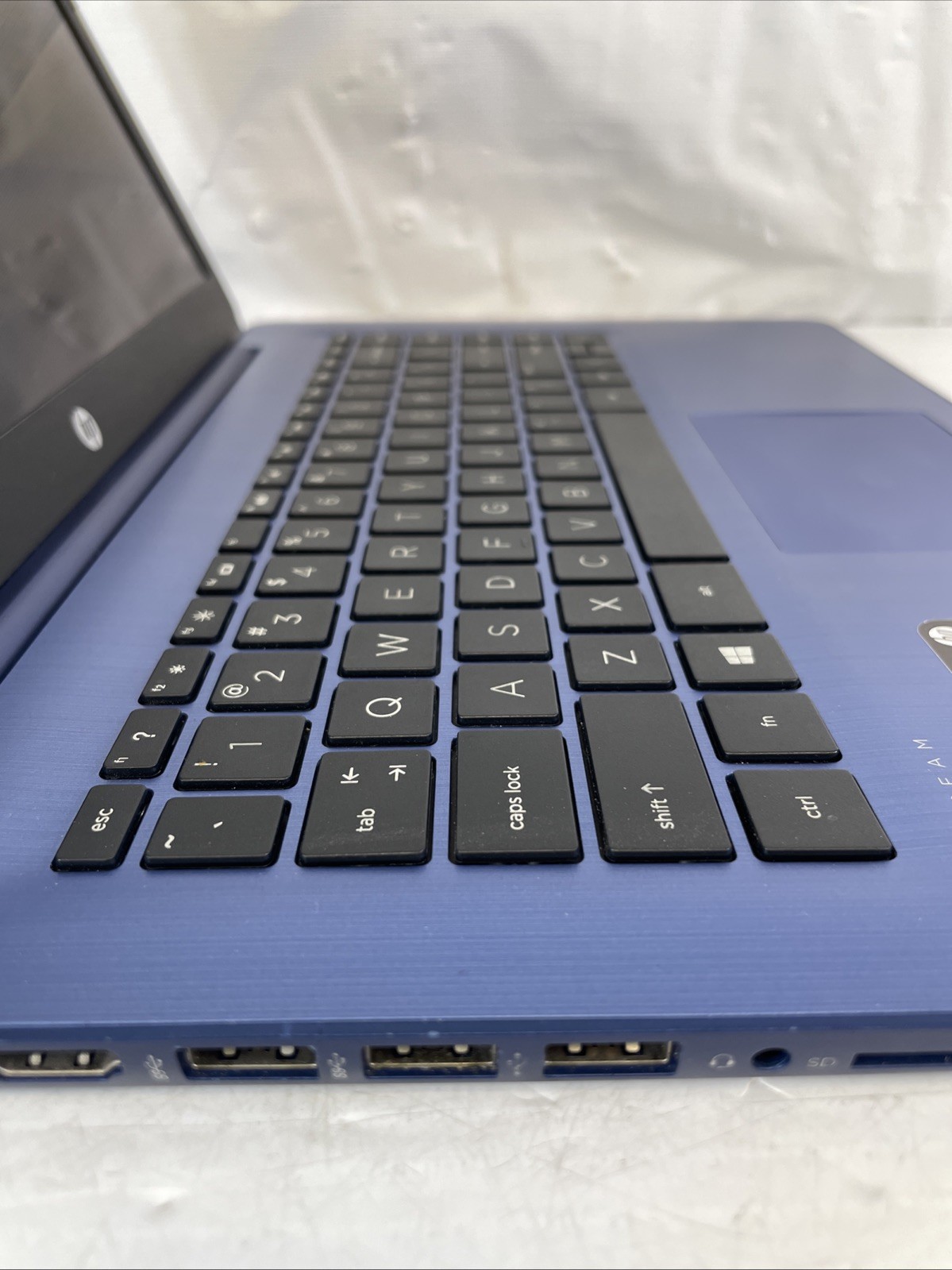 HP Stream 14-DS0036NR 14″ AMD A4-9120E 1.5GHz 4GB RAM 64GB SSD Radeon Windows 10