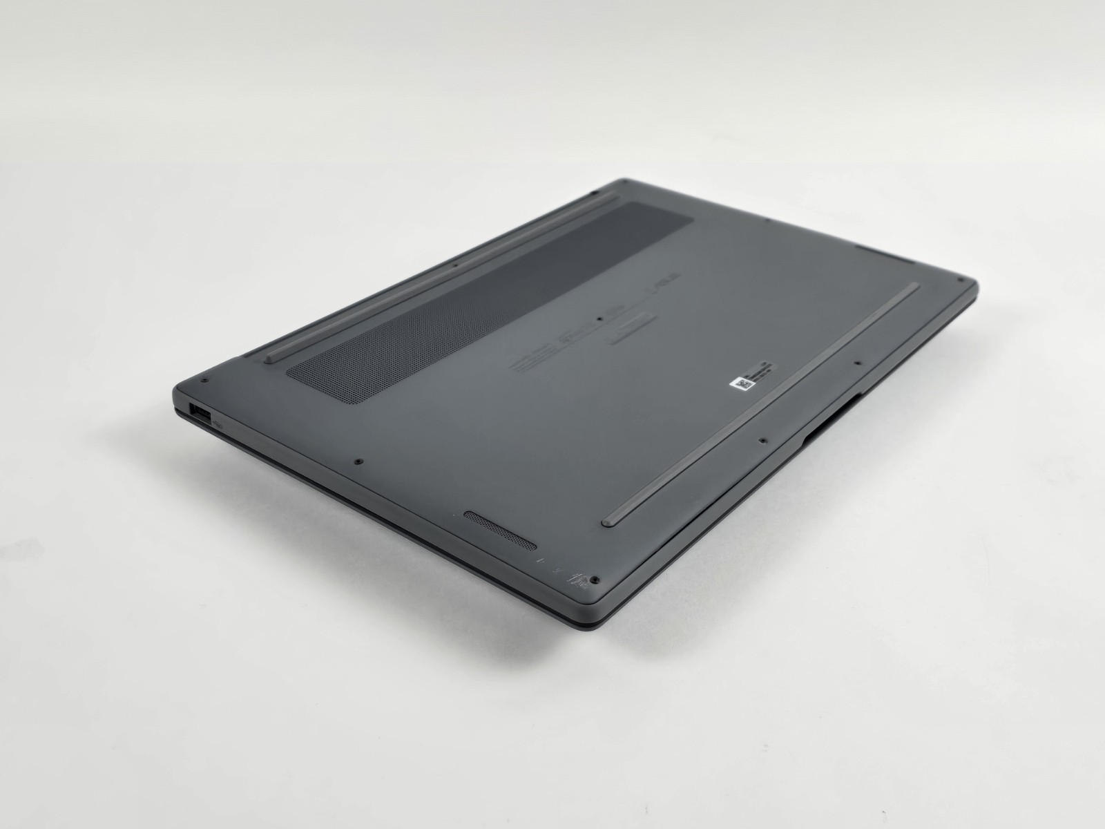 ASUS Zenbook A14 UX3407 14″ FHD+ OLED Snapdragon X 32GB 1TB SSD – Good