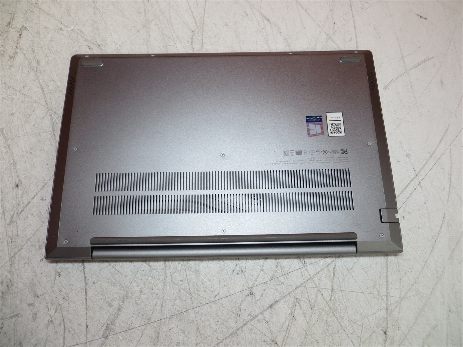 Scratched LCD Lenovo ThinkBook 14 G2 ITL Intel i7-1165G7 2.8GHz 16GB 256GB w/OS