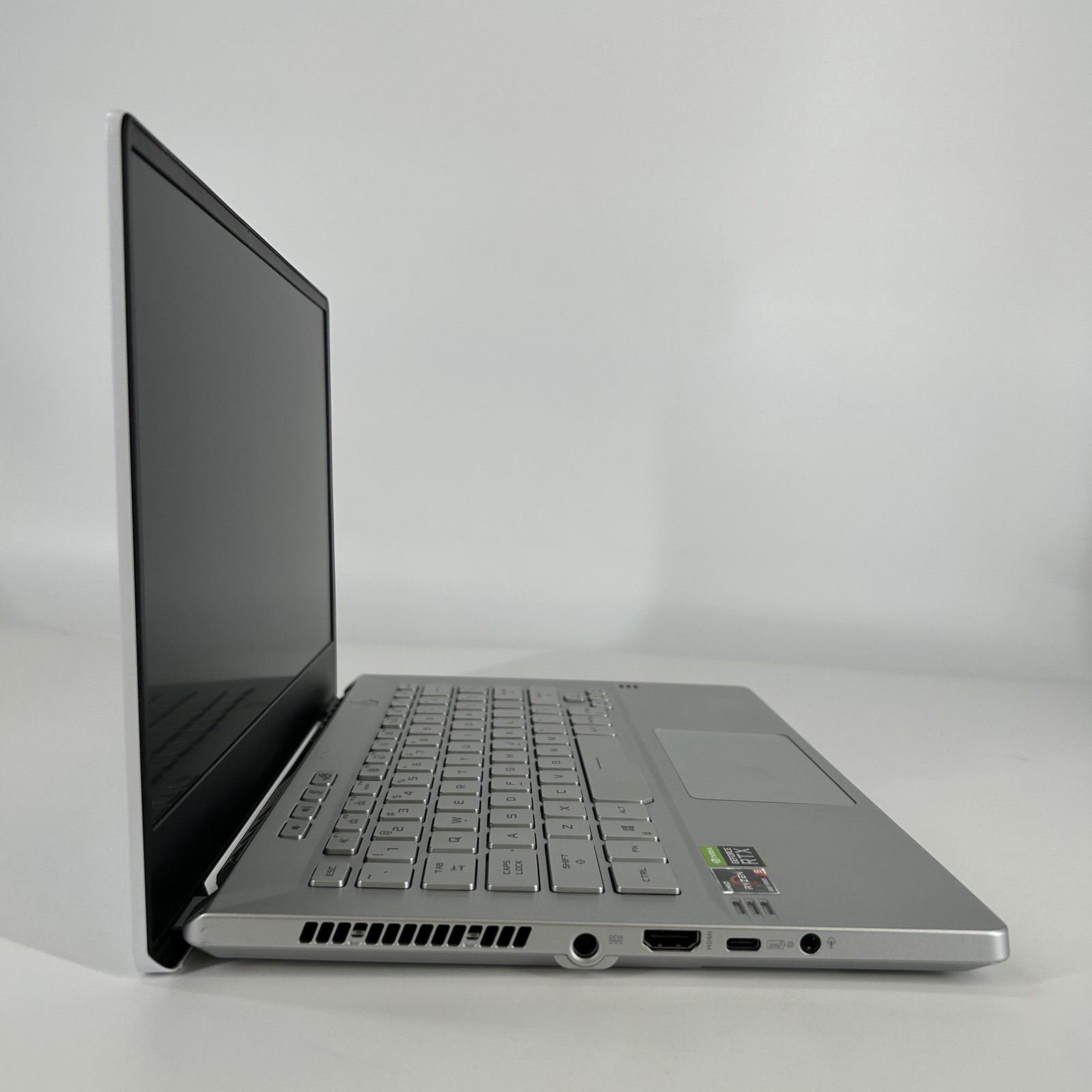 Asus ROG Zephyrus G14 GA401 144Hz FHD 3.3 GHz Ryzen 9 5900HS 16GB 1TB RTX 3060