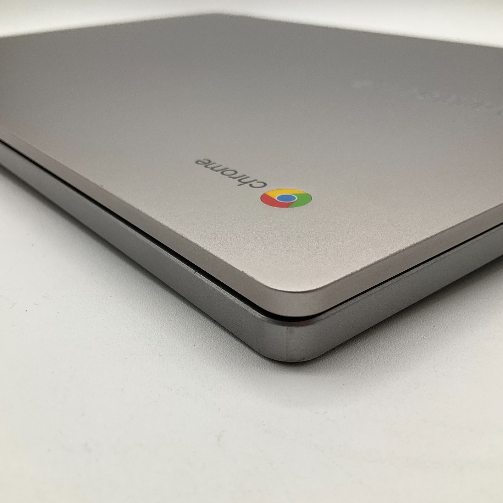Samsung Chromebook XE350XBA 15.6″ Celeron N4000 4GB 32GB With Charger