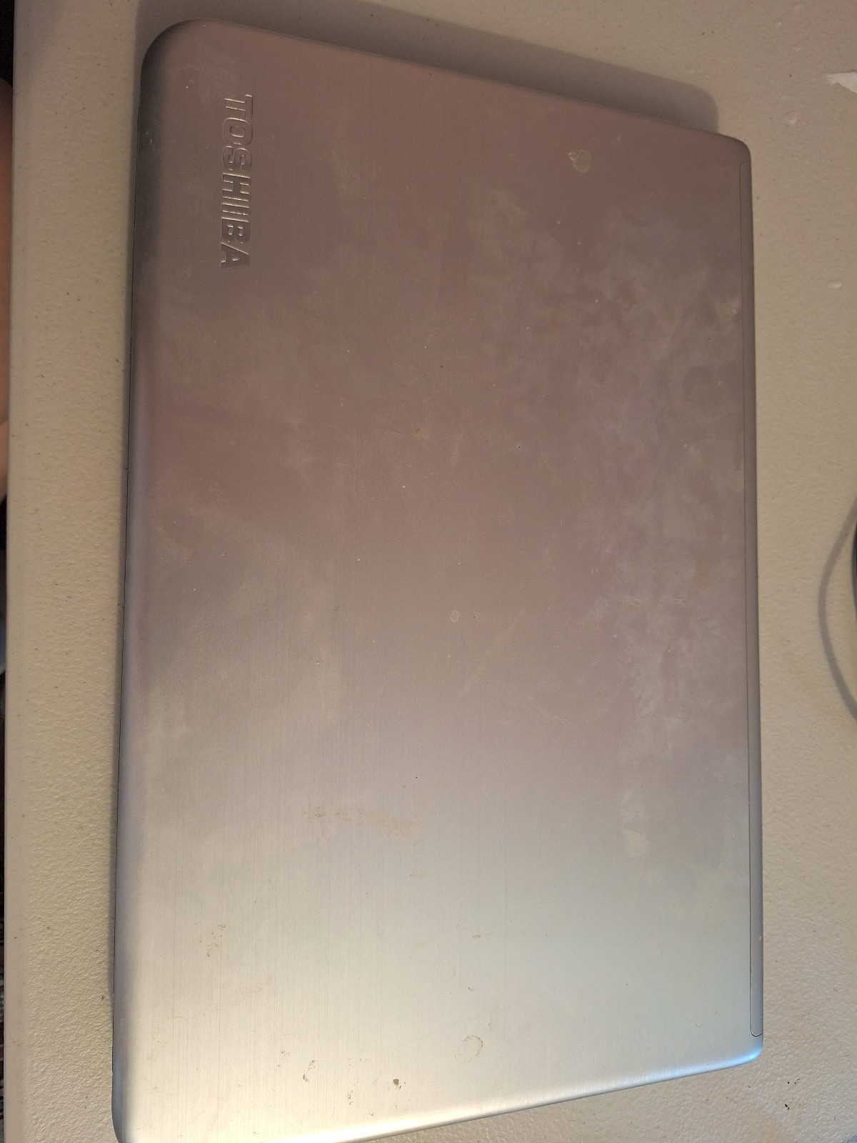 TOSHIBA SATELLITE P50T-B DOES NOT BOOT UP. PARTS ONLY. NO DRIVE OR BATTERY INC