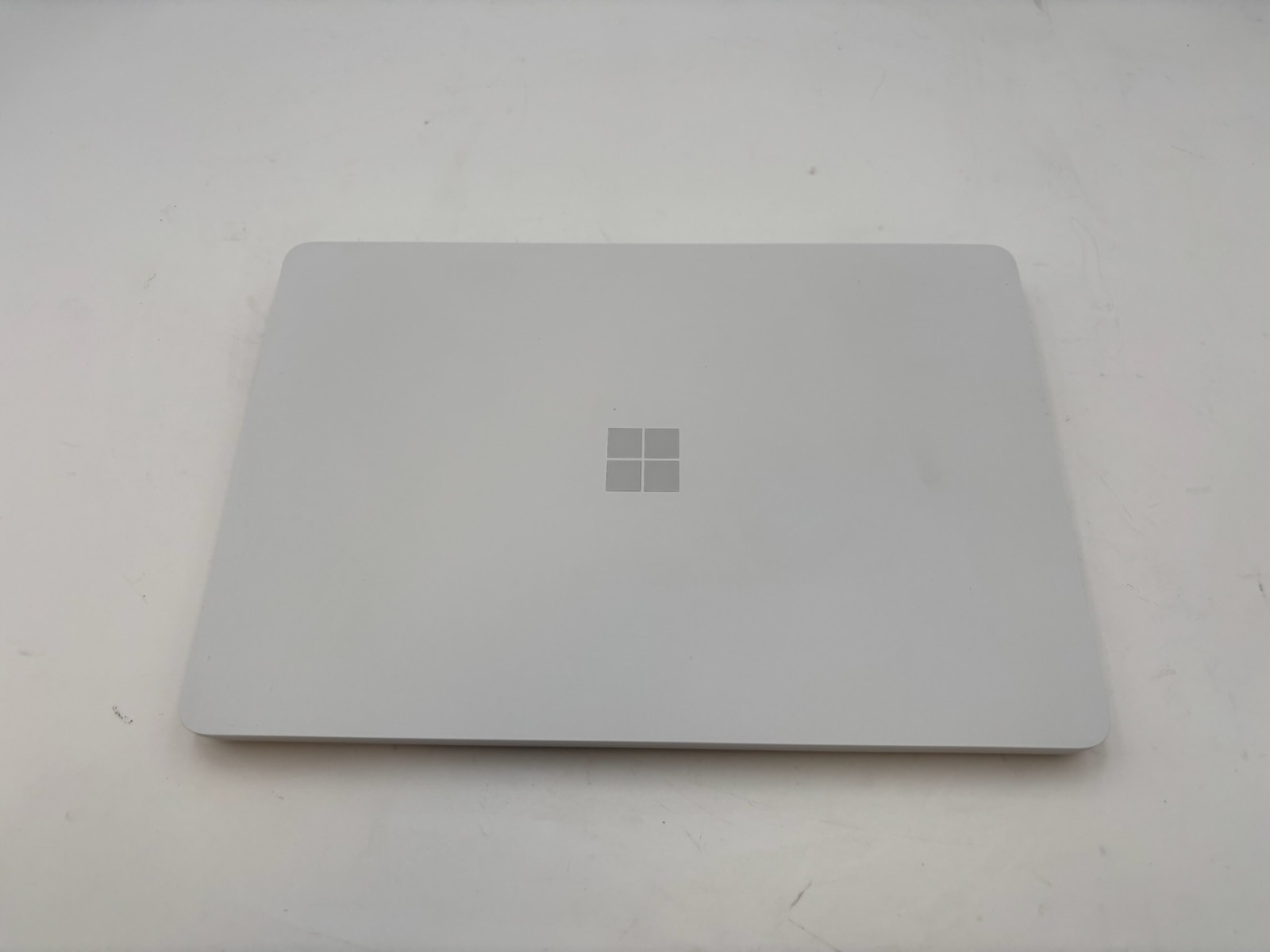 Microsoft Surface Laptop SE 11.6″ 128 GB SSD 8 GB RAM Celeron N4120 Win 11 Home