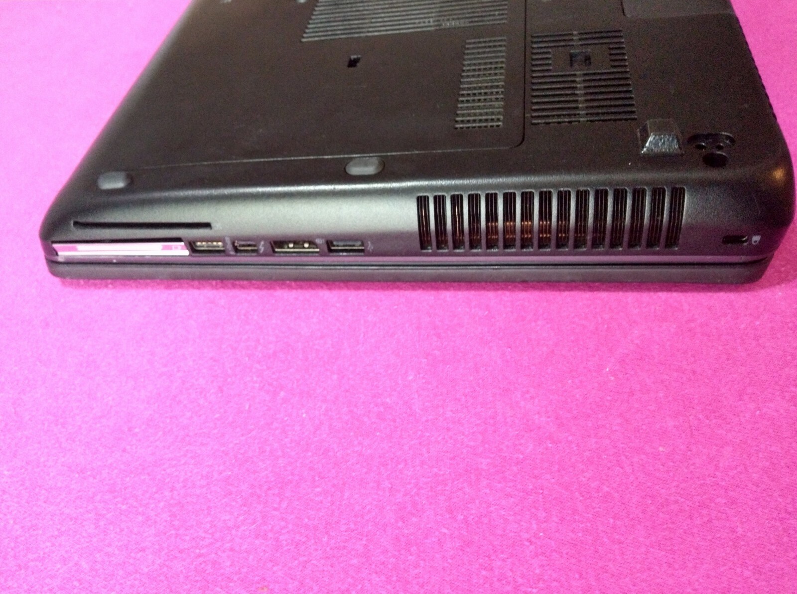 HP ZBook 17 G1 laptop I7-4810mq 2.8-3.8Ghz 16GB 500GB SSD NVIDIA “P5000” AX200