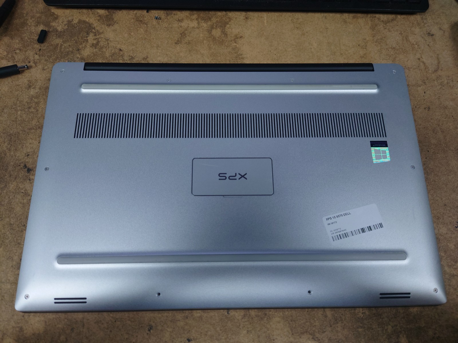 Dell XPS 15 9570 15.6″ UHD Touch i9-8950HK 16GB RAM No Battery/OS/SSD