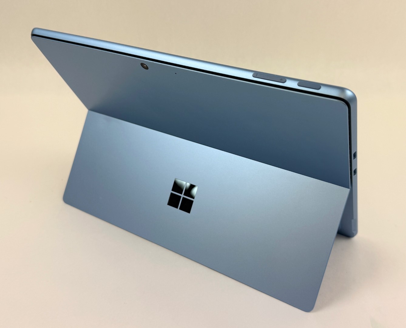 Microsoft Surface Pro 11 13″ Snapdragon X Plus 16G 512GB WiFi W11H Tablet – Read