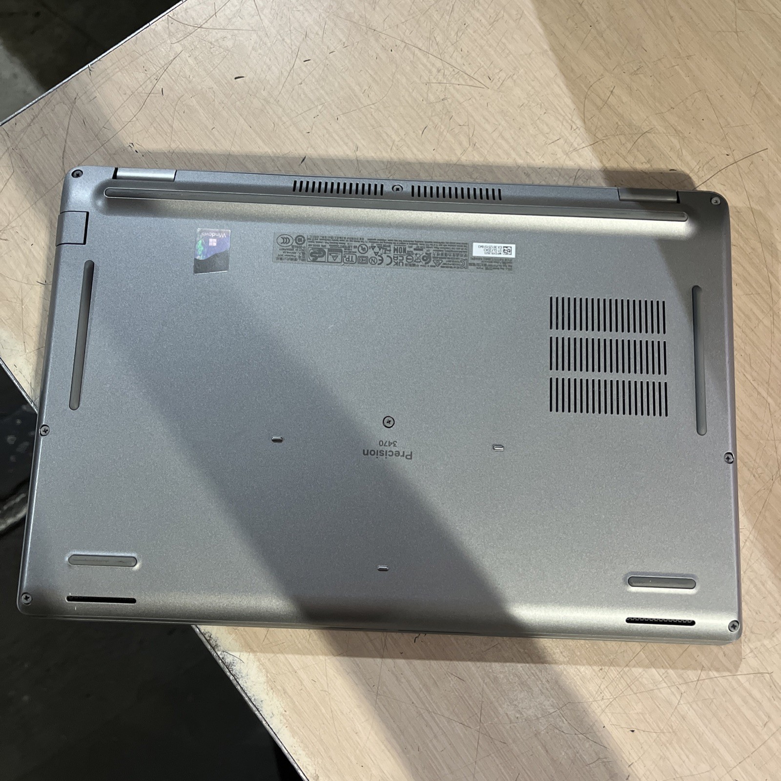 DELL PRECISION 3470 INTEL CORE I5-1250P 16GB RAM NO HD .