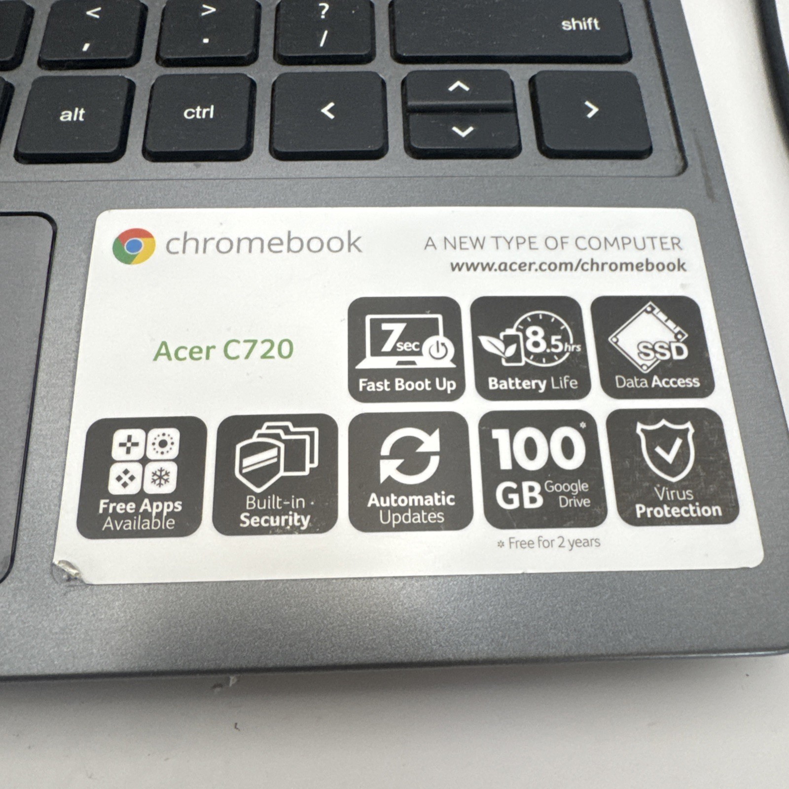 Acer Chromebook C720 loaded with Linux Mint Condition W/ Charger