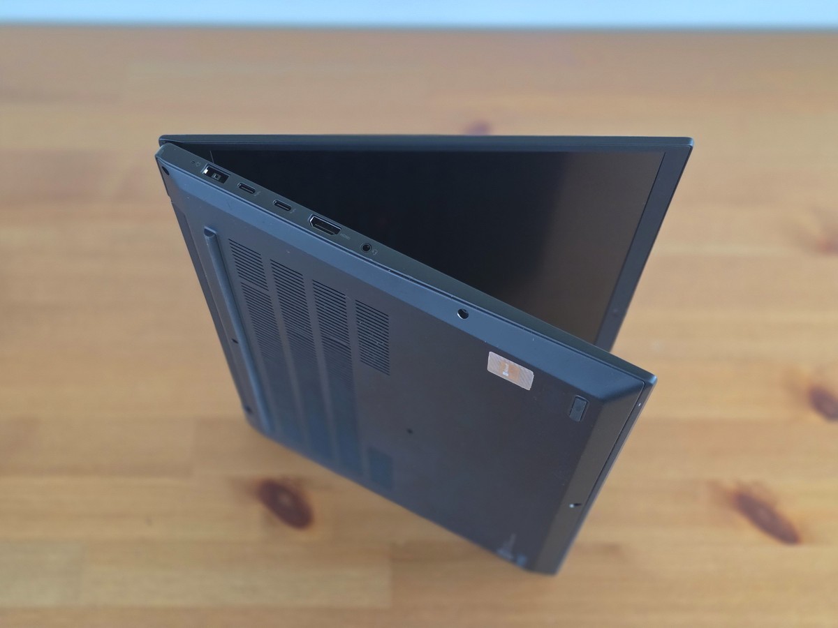 Lenovo ThinkPad P1 Gen 4 i7-11800H 16 2560×1600 16GB 512GB SSD NVIDIA RTX A2000