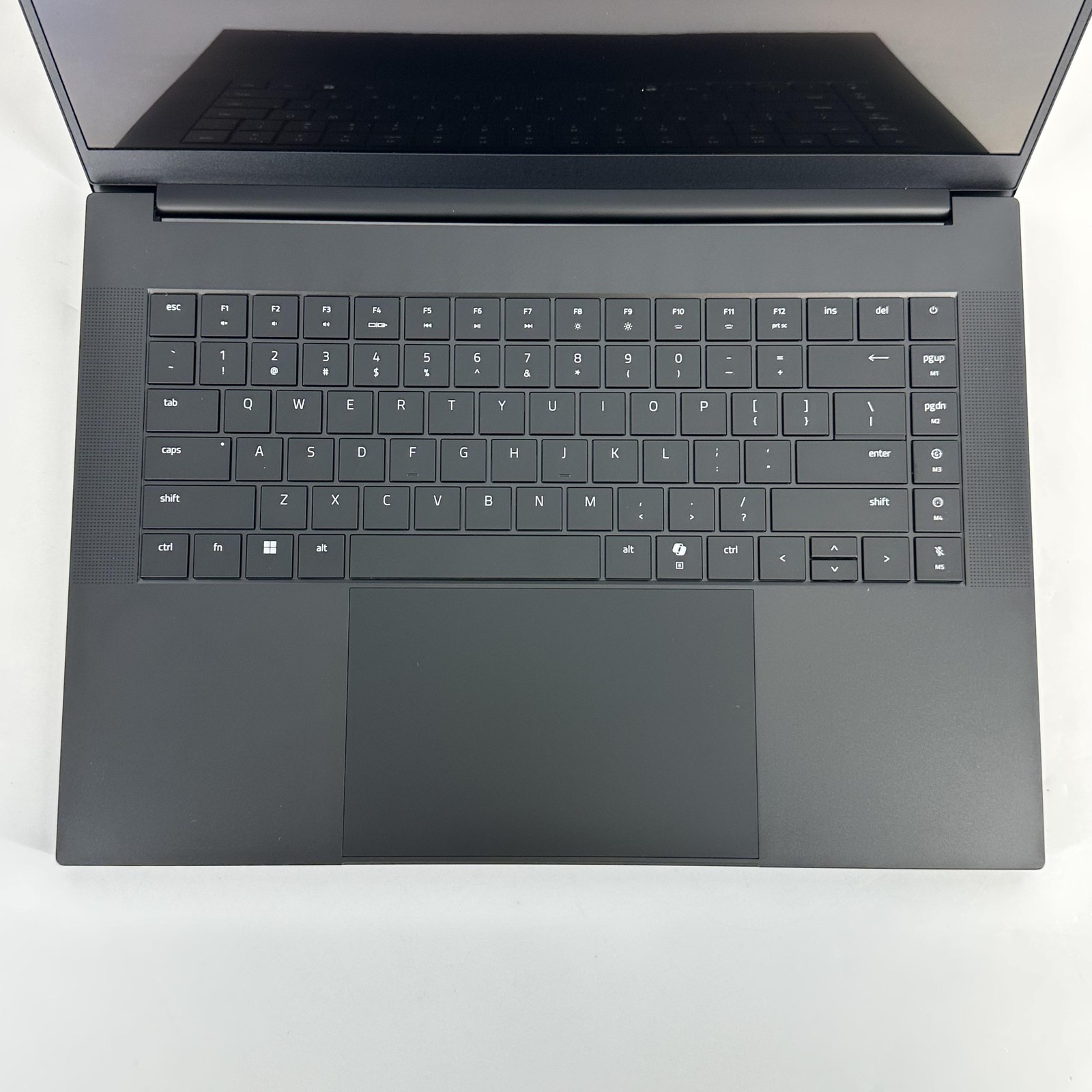 Razer Blade 16 QHD+ 2025 2.0 GHz Ryzen AI 9 365 32GB 1TB SSD RTX 5070 Very Good