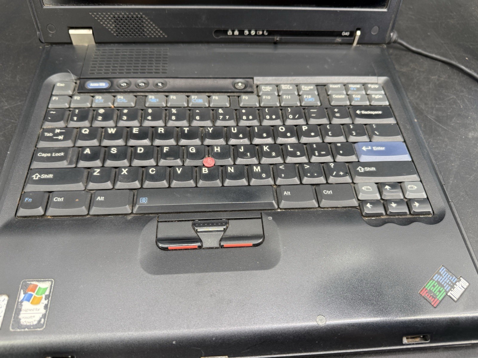 VINTAGE IBM ThinkPad G40 15.1” WinXPpro, 256Mb, 20GB, CD, Charger, Powers On