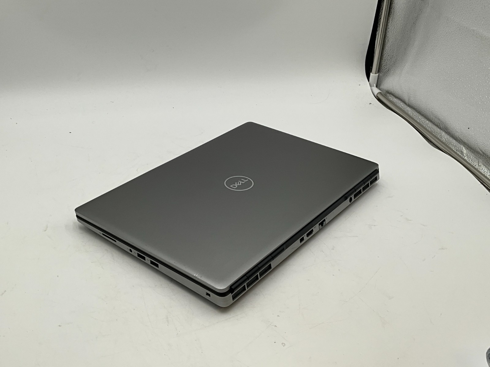 DELL Precision 7560 i7-11850H 2.50g 32GB 1tb T1200 15.6″ WIN11 Laptop 7GYF2J3
