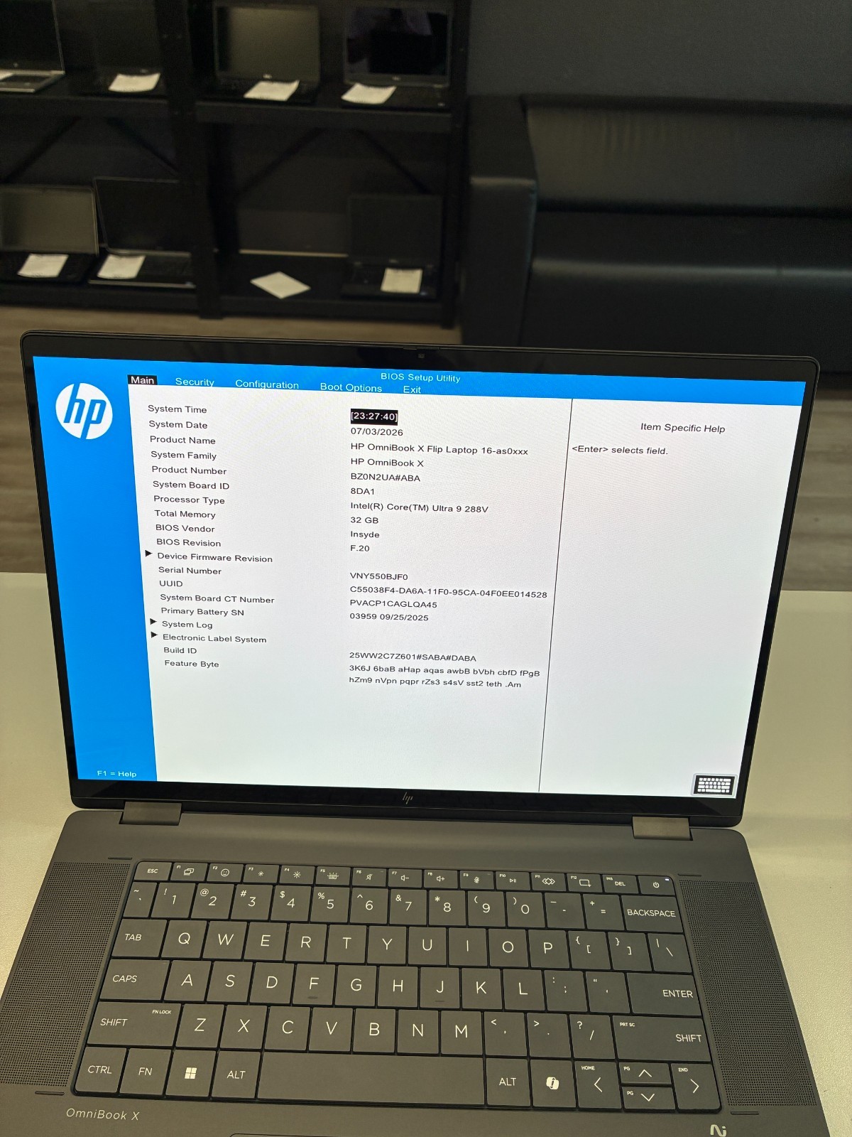 HP OmniBook X Flip 16 16″ (3K,OLED) Ultra 9 288V / 32GB RAM / Arc 140V / 2TB SSD