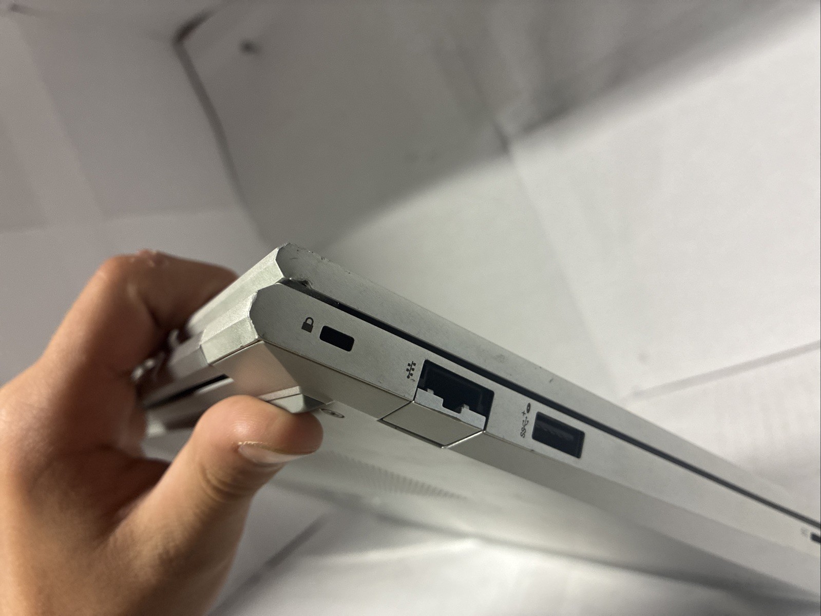 HP EliteBook 650 G9 15.6″ i5-12th Gen 16GB RAM 256GB SSD Win 11 – Charger – used