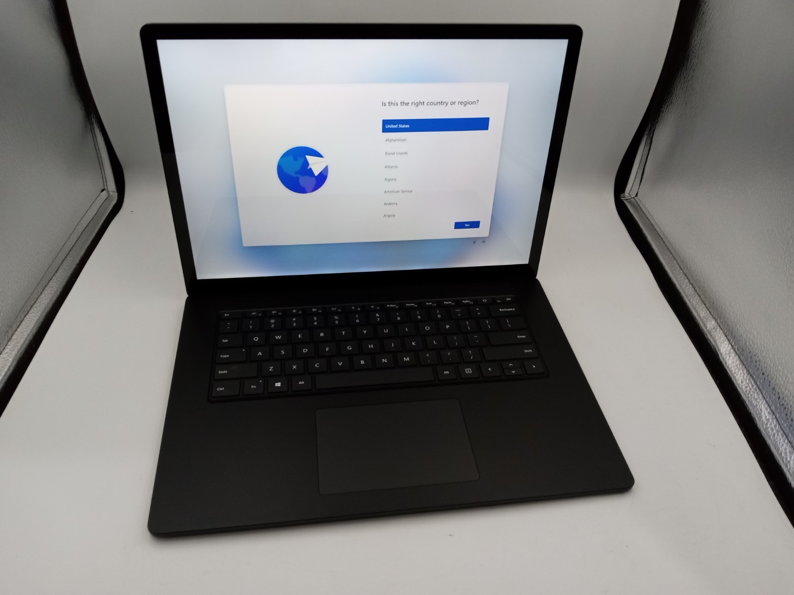 Microsoft Surface Laptop 4 1979 15″ Intel Core i7-1185G7 16GB 256GB Windows 11