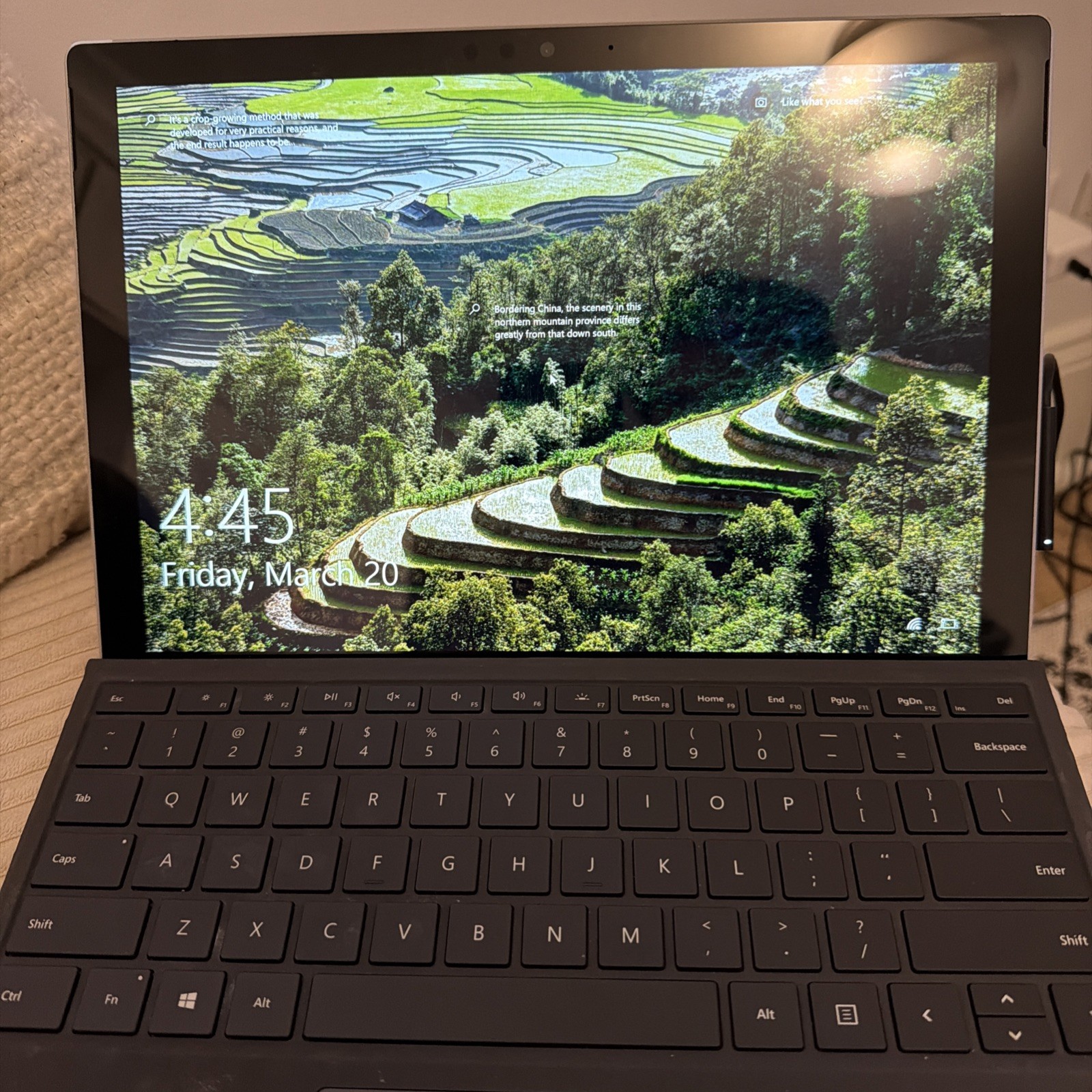 Microsoft Surface Pro – 12.3″ Touch – M3-7Y30 – 4GB RAM – 128GB SSD – Gray