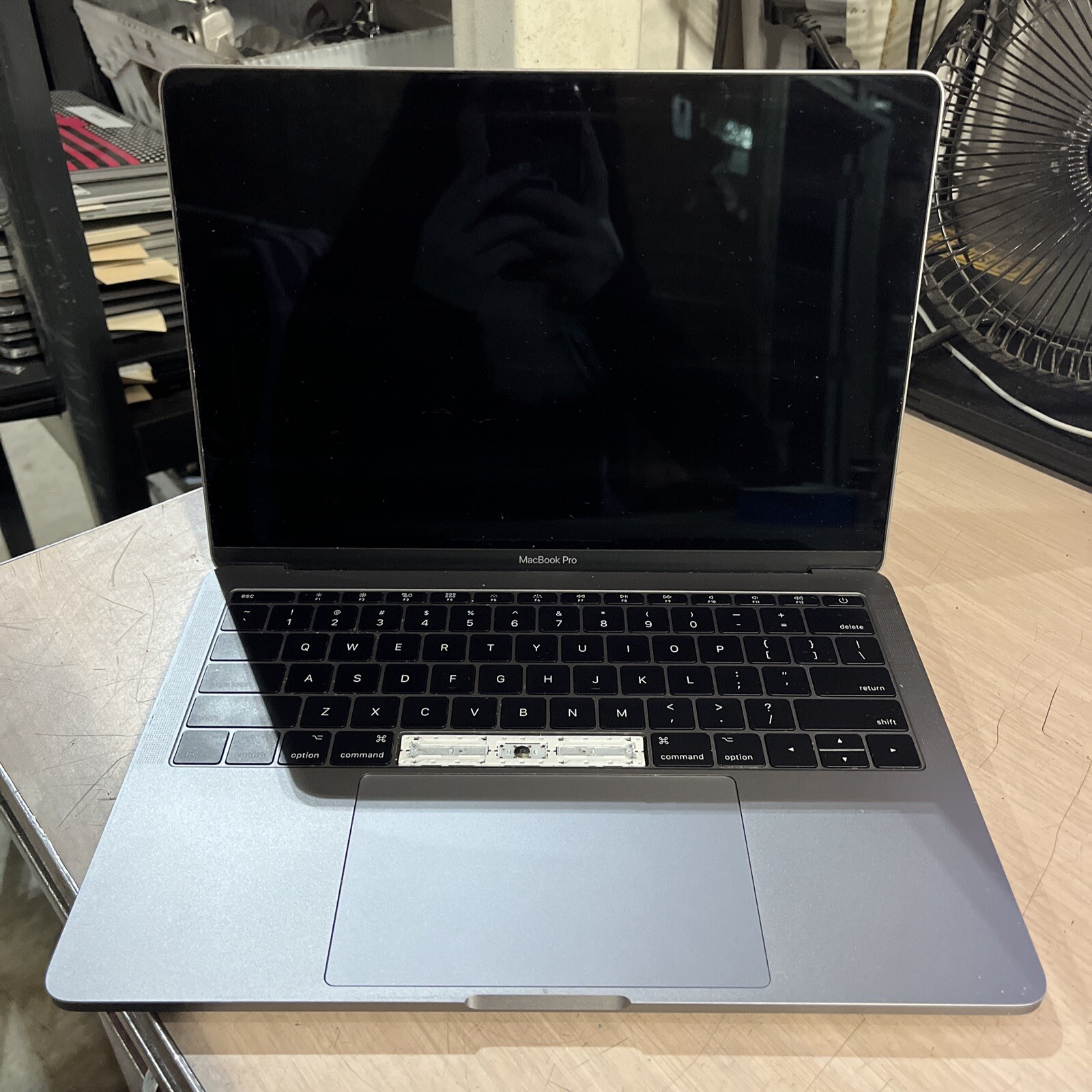 APPLE MACBOOK PRO 13″ MID-2017 CORE I5-7360U 2.3GHZ 8GB RAM NO HD ,
