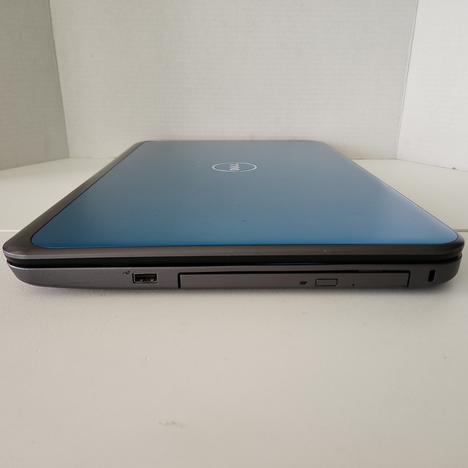 Dell Inspiron 17R 5737 Blue Intel i5-4200U 1.6GHz 8 GB NO HDD/BATT BOOTS TO BIOS