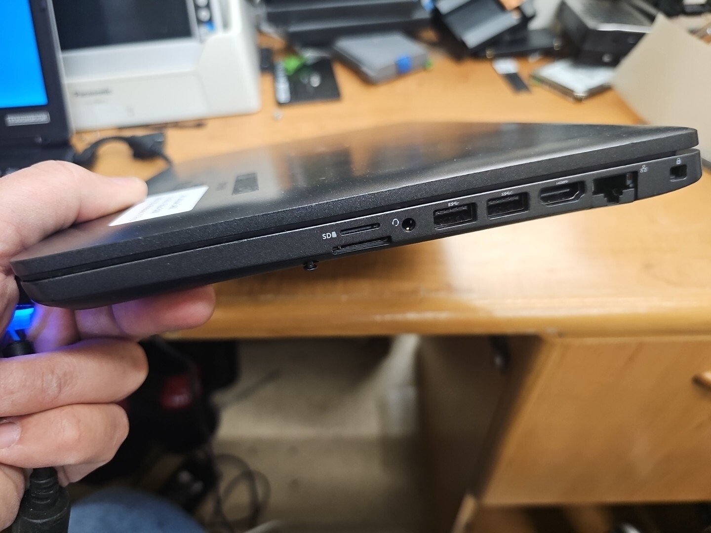 Dell Latitude 5400 Intel Core i5-8365U 16GB RAM 256GB SSD Batt Exc Dinged Corner