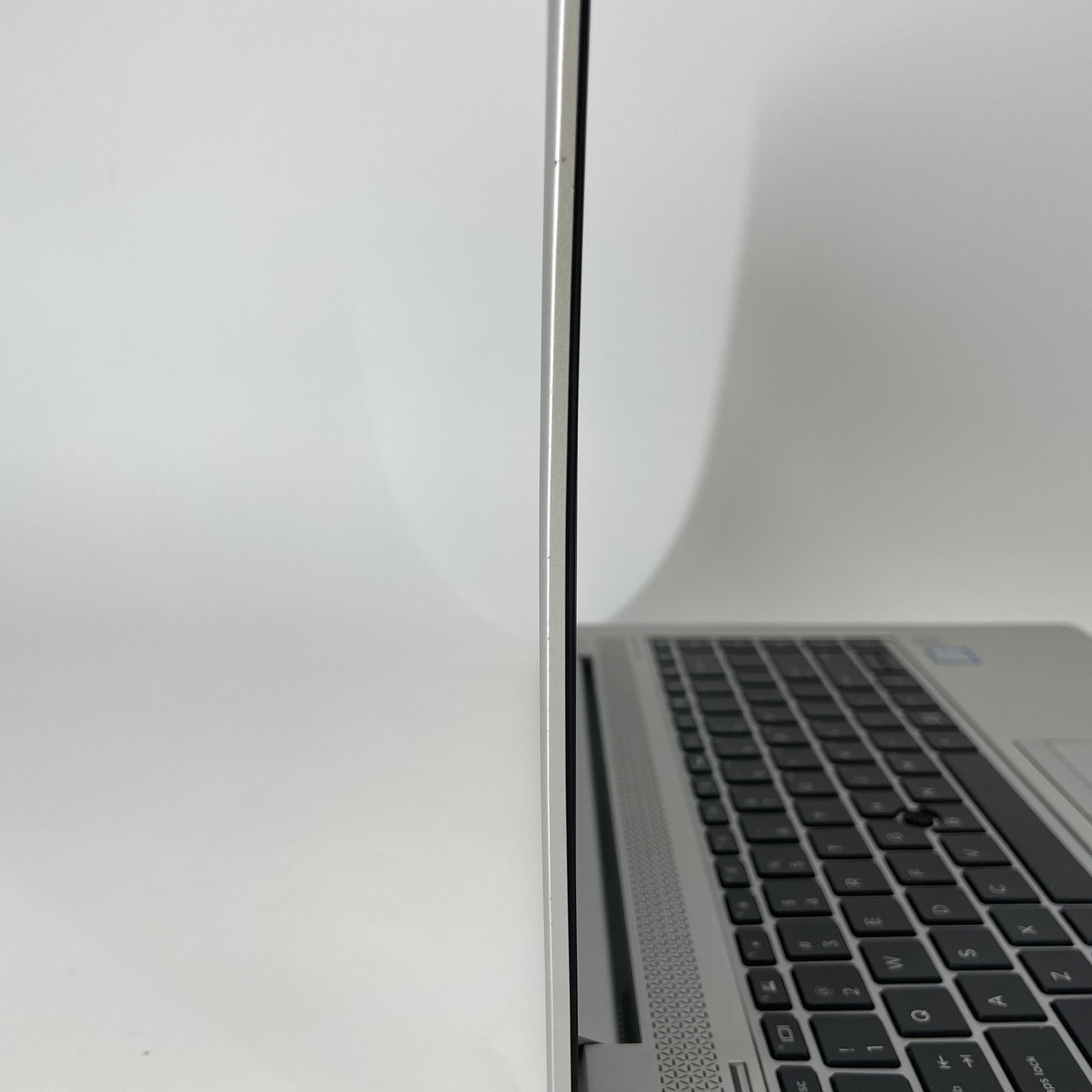 HP Elitebook 840 G6 14 Silver FHD i7-8565U 1.80GHz 16GB 512GB SSD – BENT FRAME