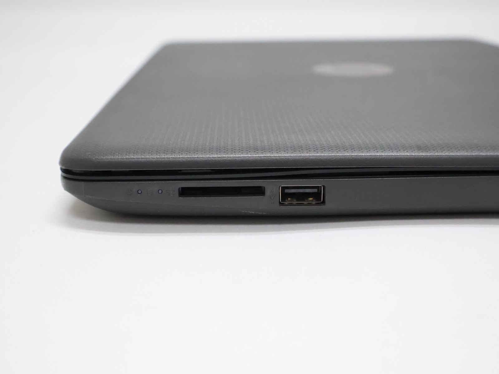 HP Notebook 255 G7 AMD A4-9125 Radeon R3 2.30GHz 4GB RAM 120GB NO BATTERY