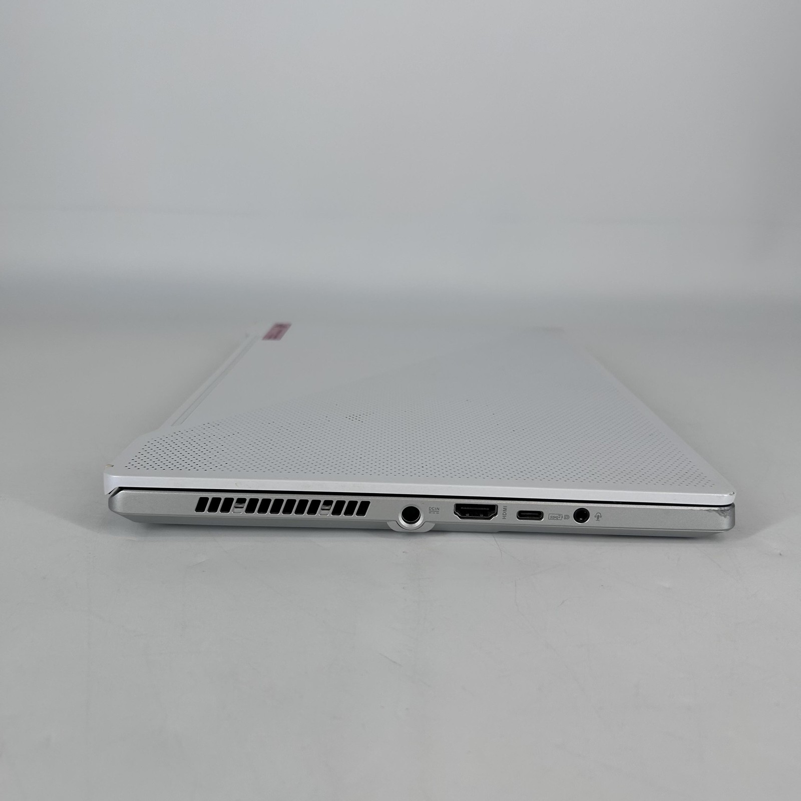 Asus ROG Zephyrus G14 GA401 FHD Ryzen 9 5900HS 16GB 1TB SSD RTX 3060 ODOR ISSUE