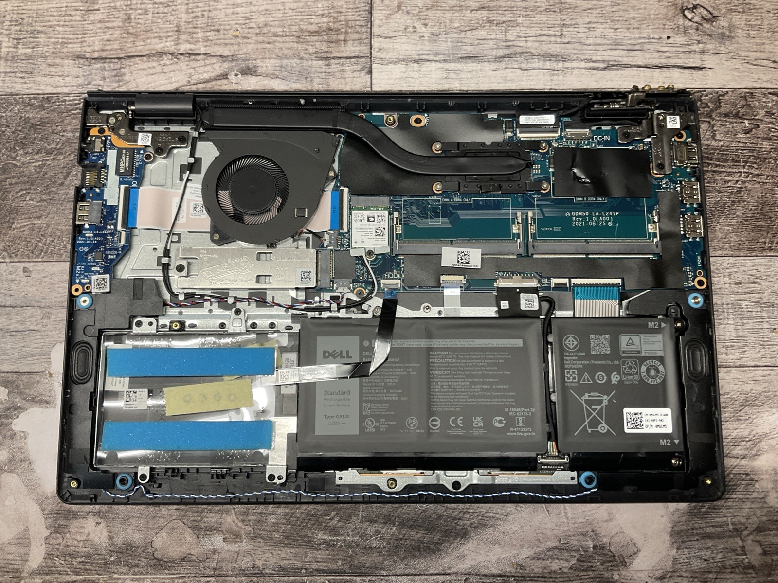 Dell Vostro 15 3510 / Intel Core i5 11th Gen / BIOS Unlocked / Parts Repair / O5