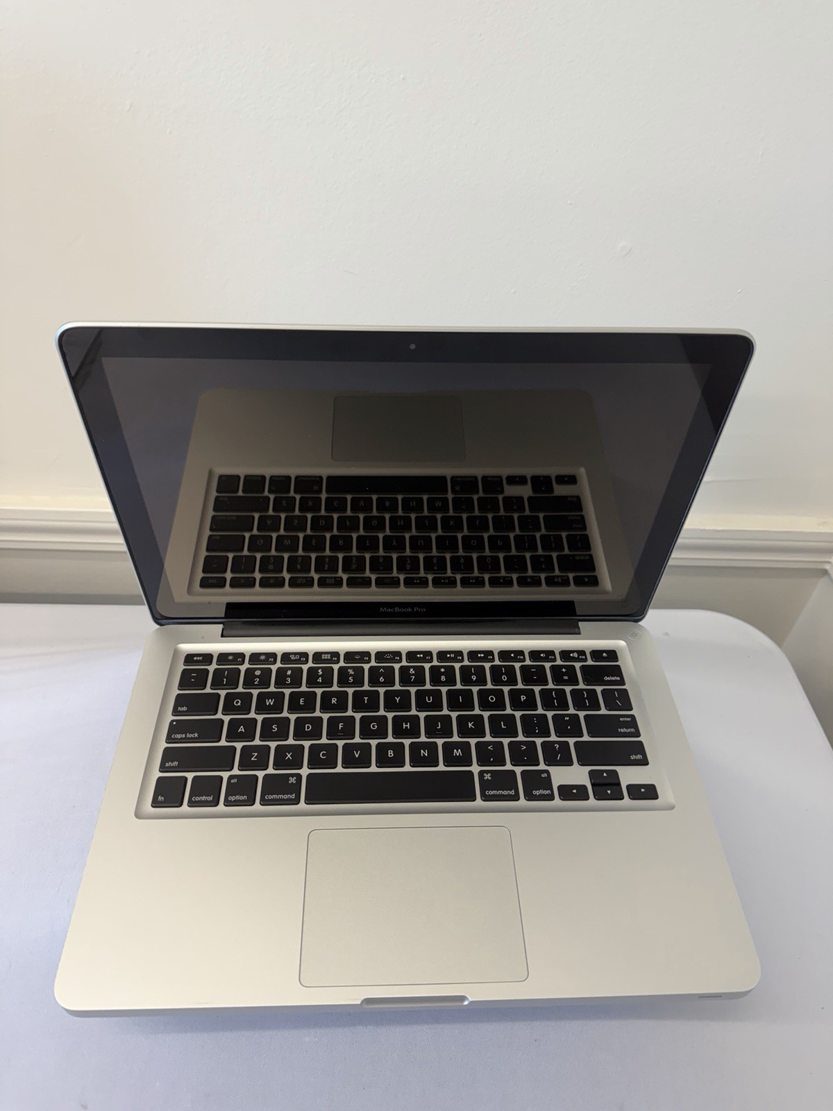 Apple Macbook Pro Laptop – Screen Dimming – Intel i5-3210M -RAM 8 GB – Read Des