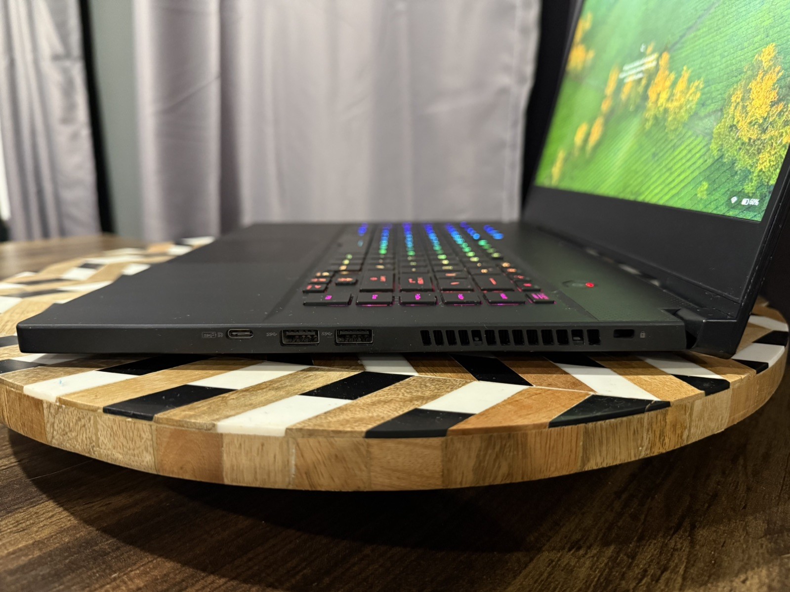 ASUS ROG Zephyrus GU502GV – i7-9750H / Nvidia RTX2060 / 16GB / 1TB / 144Hz 15.6”