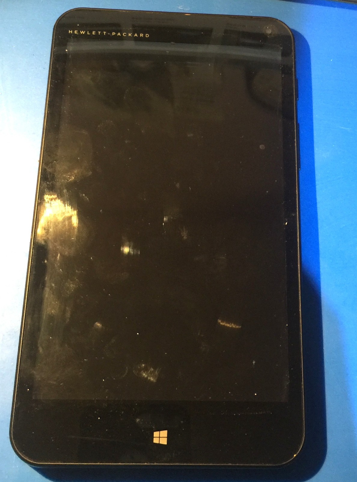 HP Stream 7 5701 Wi-Fi Windows 8.1 Tablet with mini keboard/case works 32gb