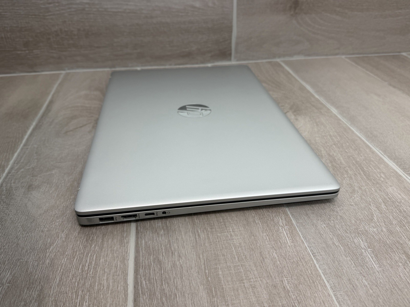 HP Laptop 17-CN2083DX 17.2″ Core i3-1215U 8GB RAM 256GB NVMe SSD Win-11
