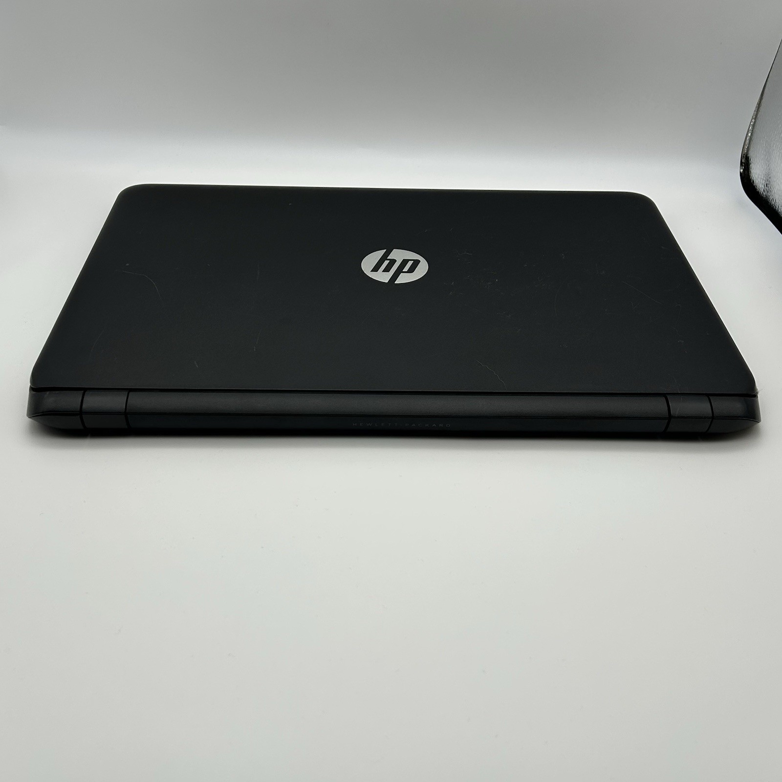 HP Notebook 15-f211wm Black 15.6″ Touchscreen Built-in Webcam Laptop – FOR PARTS