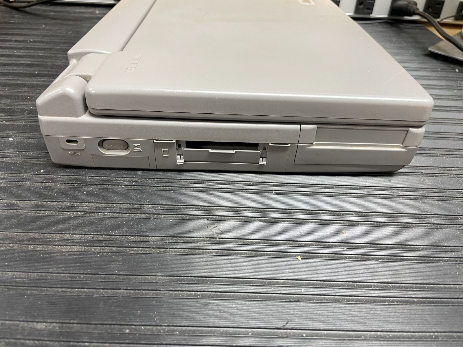 VINTAGE Toshiba Satellite T2130CS 10.4″ display Intel 16MB Ram, For Parts AS IS