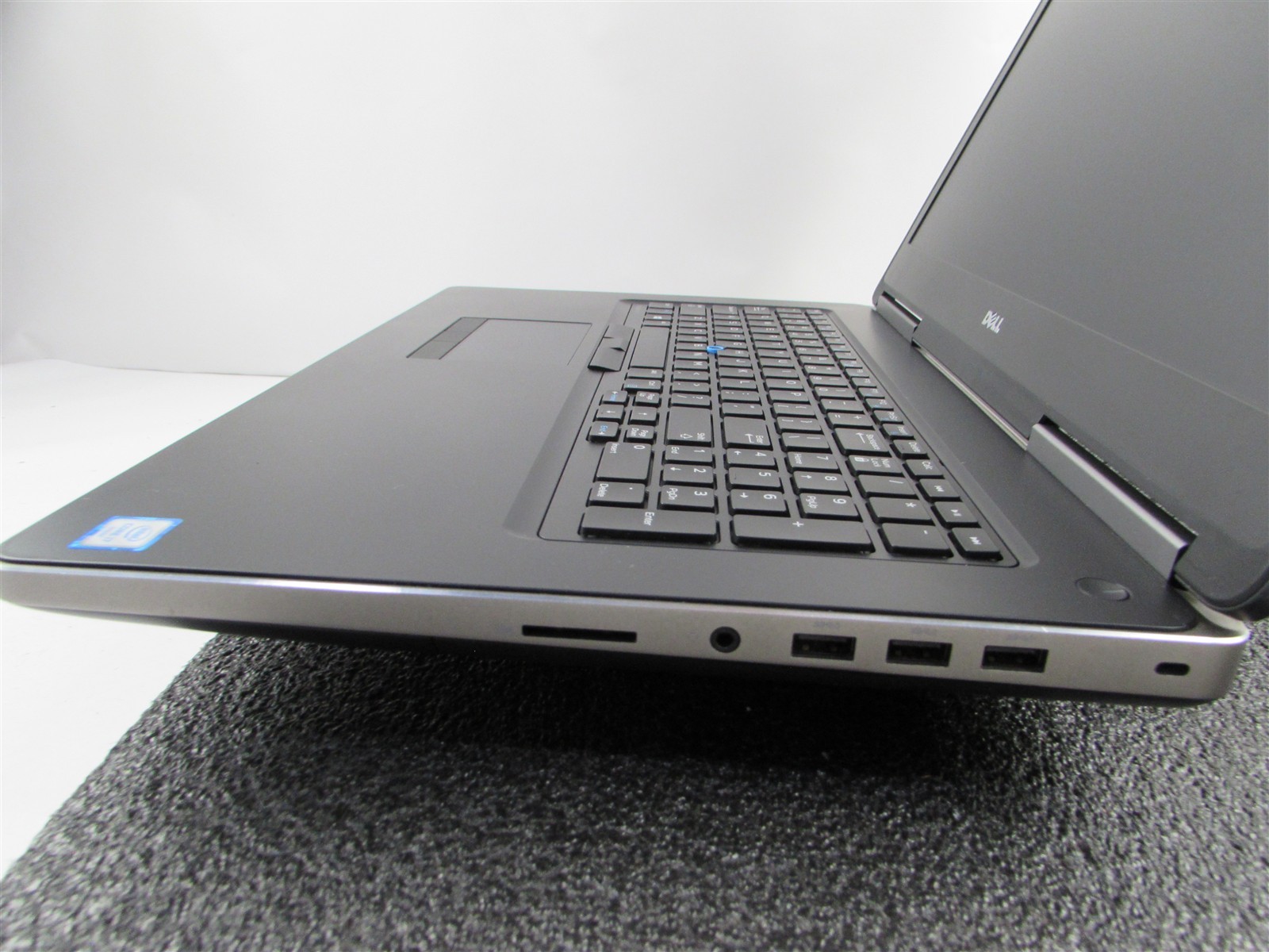 DELL PRECISION 7720 I7-6820HQ 512GB SSD 32GB RAM NVIDIA QUADRO P3000 NO O.S/BATT