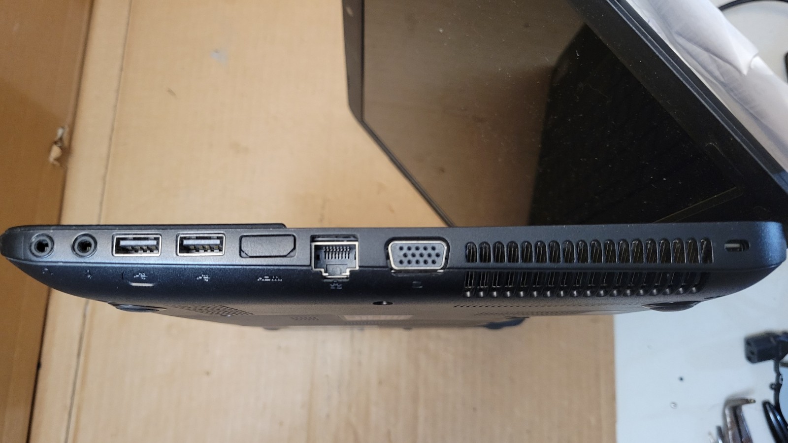 TOSHIBA SATELLITE C855D S5201 – AMD E1 1200 – No Boot – For Parts or Repair