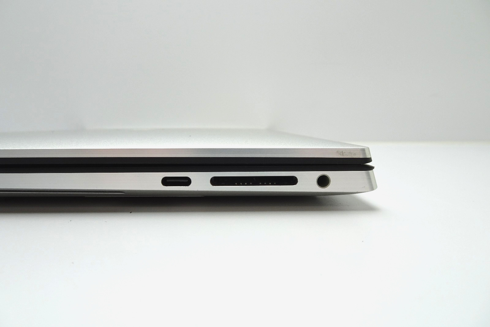 Dell XPS 15 9500 Laptop | i7-10750H | 32GB RAM | 512GB NVMe | LINUX | READ