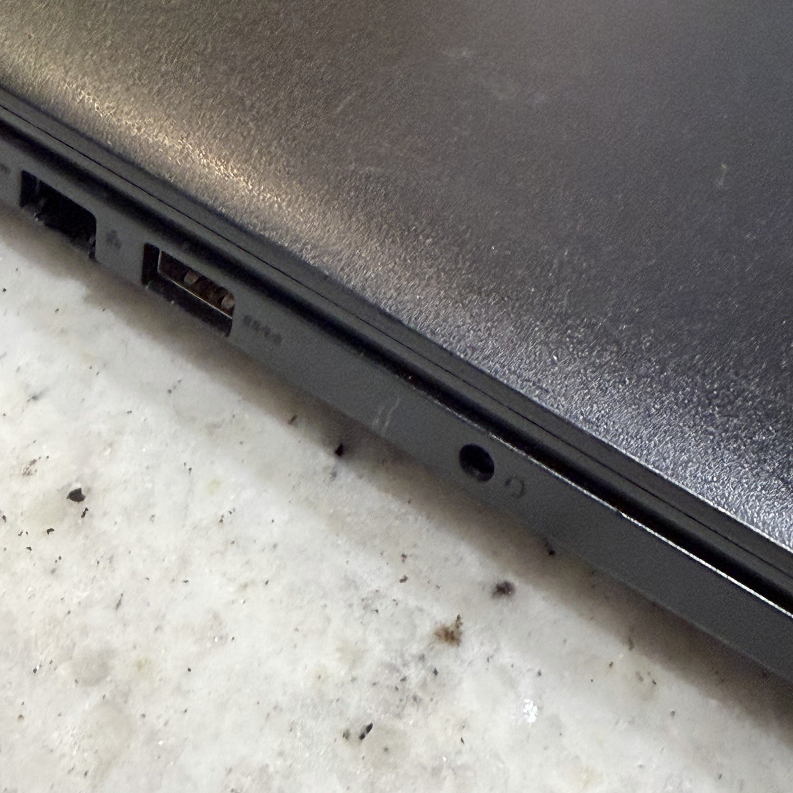 Dell Latitude 3590 i5-8250U 1.6GHz No RAM/No HDD Tested To Bios Boot