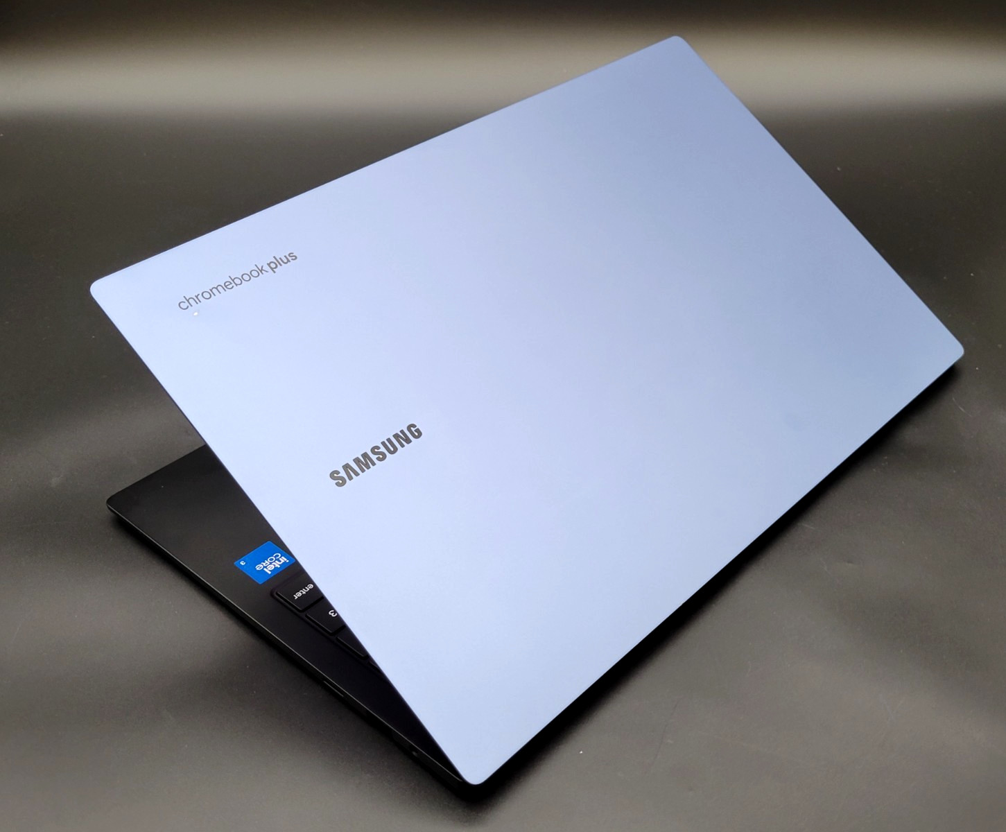 Samsung Chromebook Plus 15.6″ AMOLED Laptop Core 3 100U 8GB 256GB UFS XE550XGA