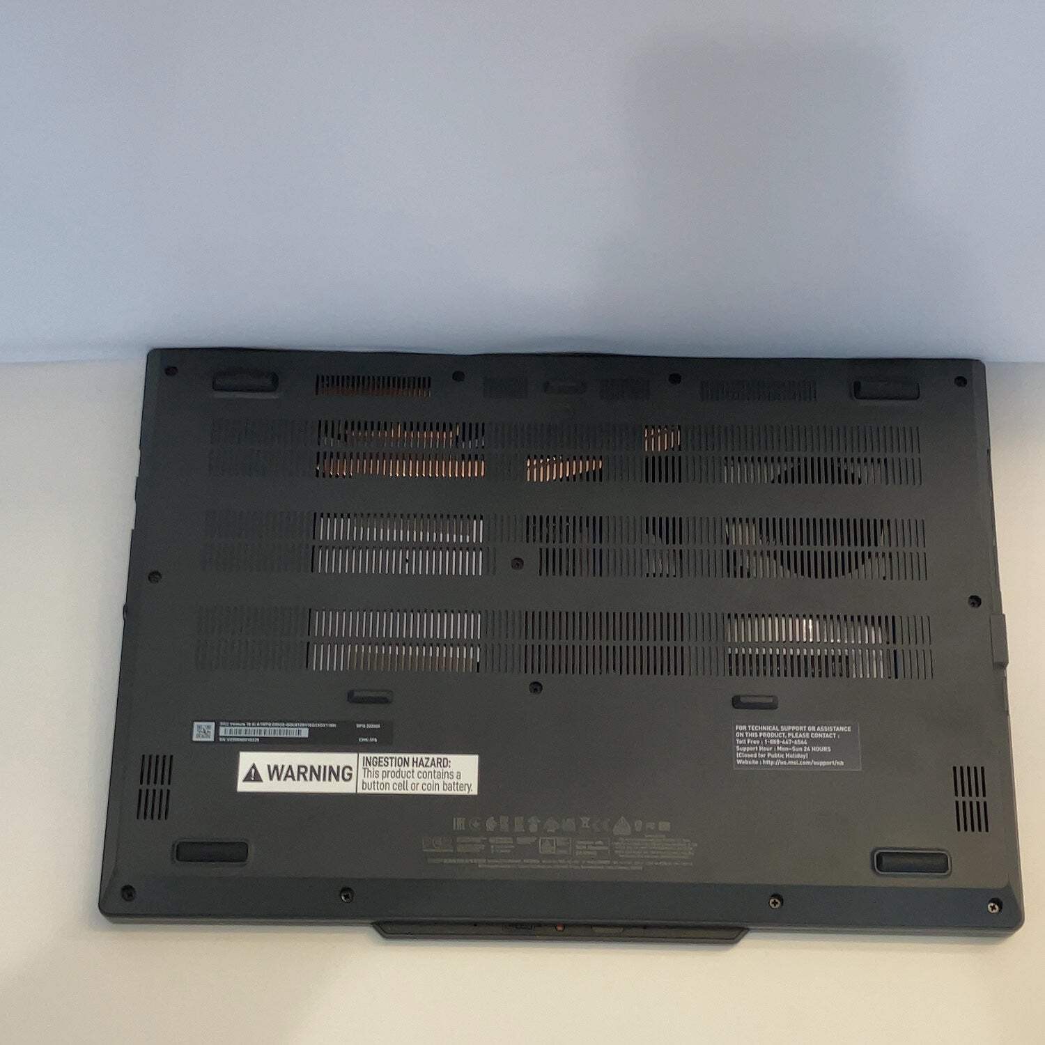 MSI Venture 16 AI A1MTG-048US 16″ Core Ultra 5 125H 3.6GHz 16GB RAM 512GB SSD