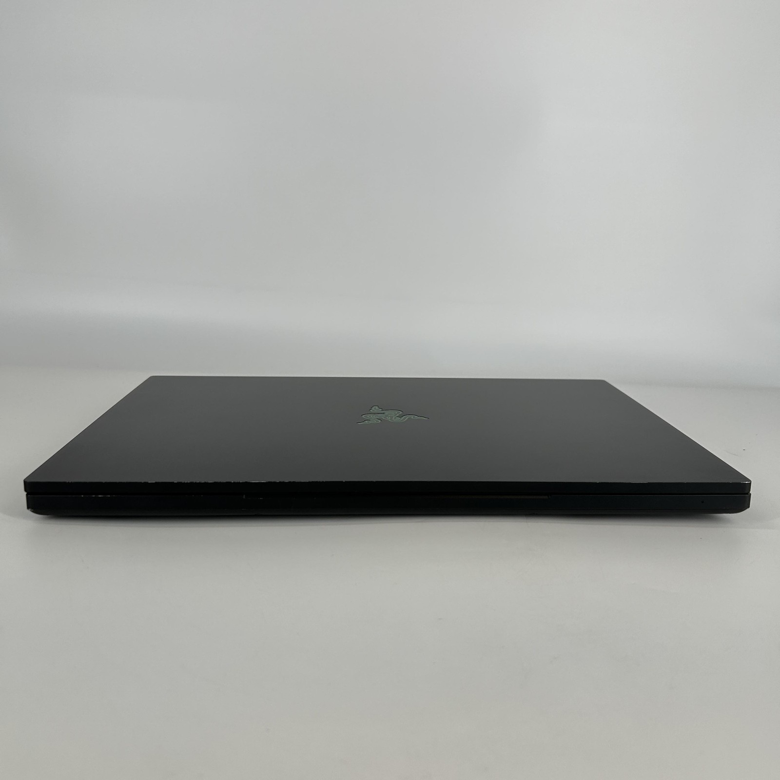 Razer Blade 18 240Hz QHD+ 2.2 GHz i9-13980HX 64GB 2TB RTX 4090 – THERMAL ISSUE