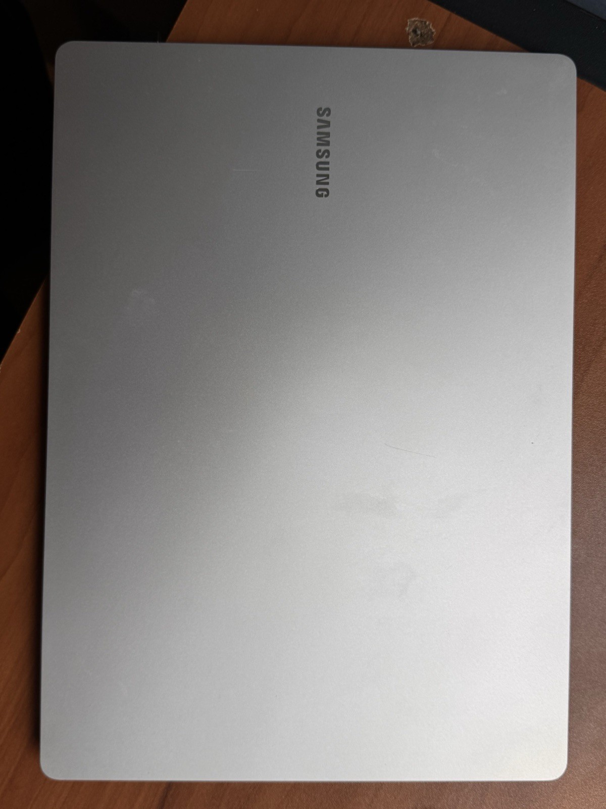 14 inch Samsung Galaxy Book3 Pro, 512gb sand 16gb of ram. [read discription]