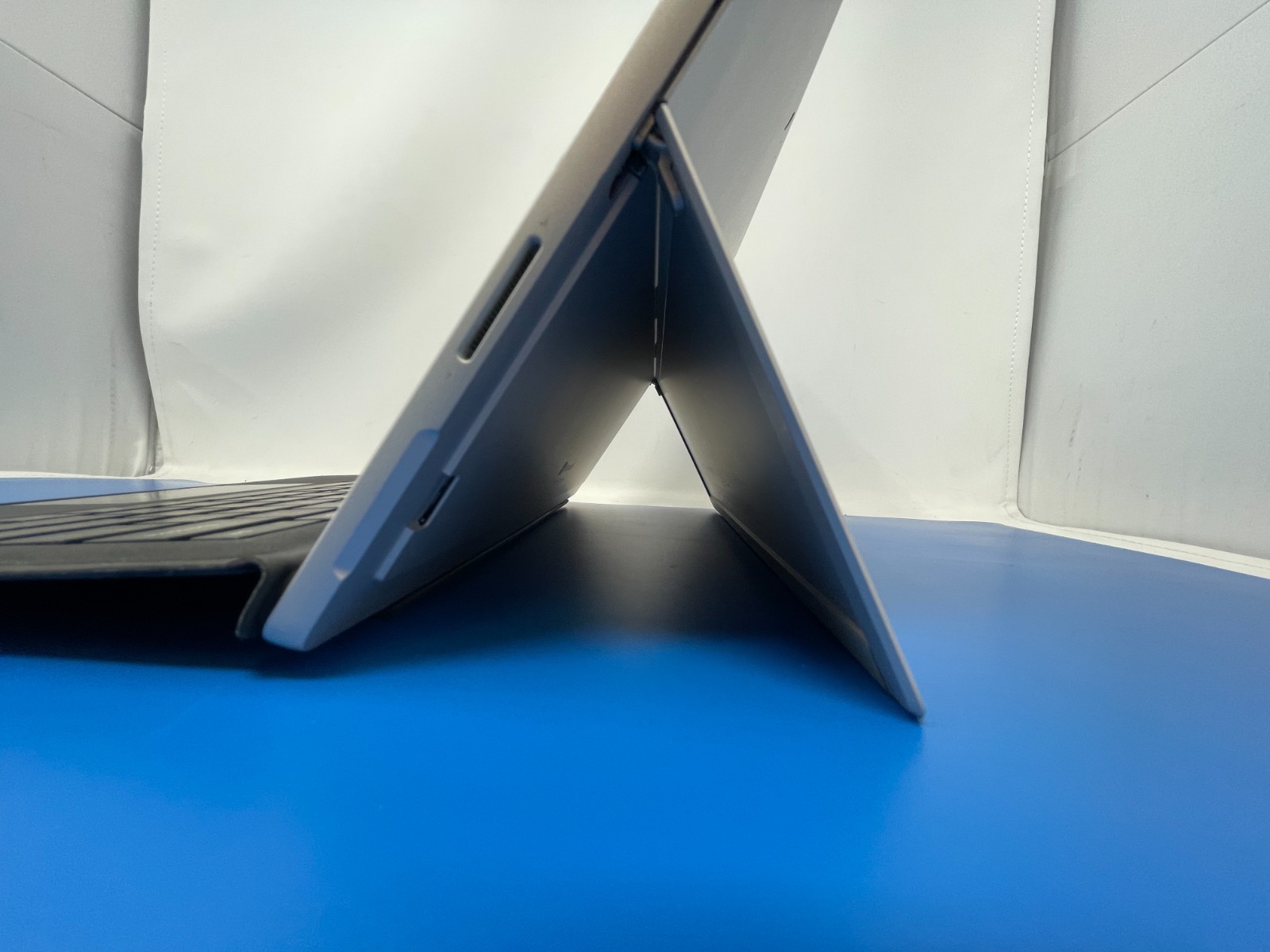 2 Microsoft Surface Pro 6 1796 | i5-8350U 256GB SSD 8GB RAM Windows 11 Pro