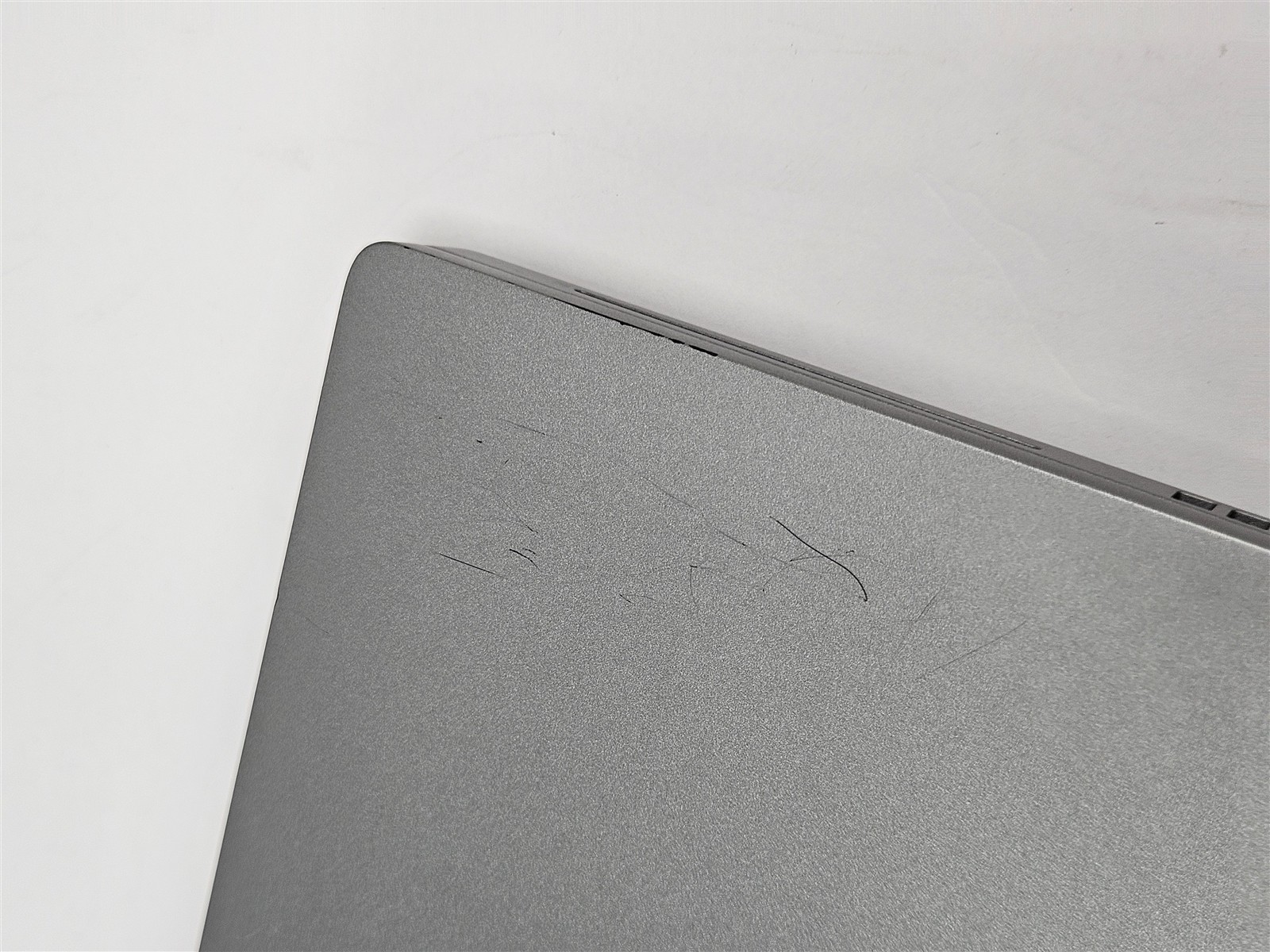 Dell 14″ Latitude 5421 Intel Core i7-11850H 16GB 256GB SSD Business Laptop Gray