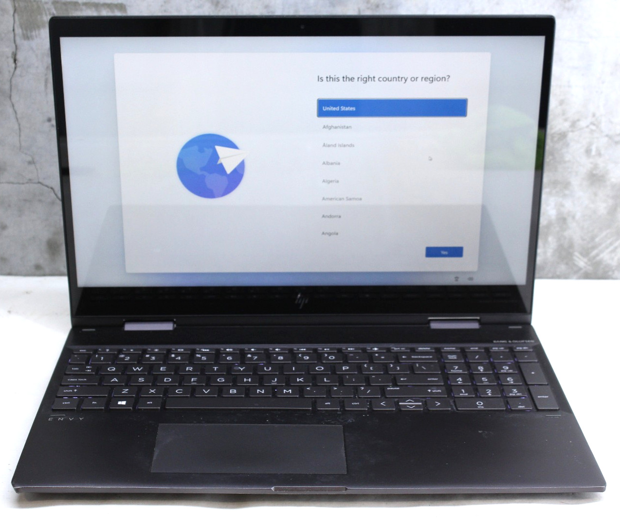 HP Envy 15-cp0053cl | Grade C, Read! | Ryzen 5 2500U, 8GB Ram, 256GB NVMe, W11P