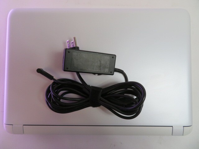 HP PAVILION 15Z-AB100, AMD A8-7410, 8GB, 1TB HDD, WEBCAM, WIN 10, BAD BATTERY