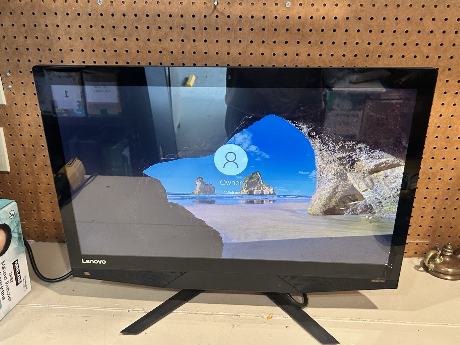 Lenovo IdeaCentre A10 700-27ISH All-In-One Intel i3-6100 8GB RAM 250GB SSD Win10