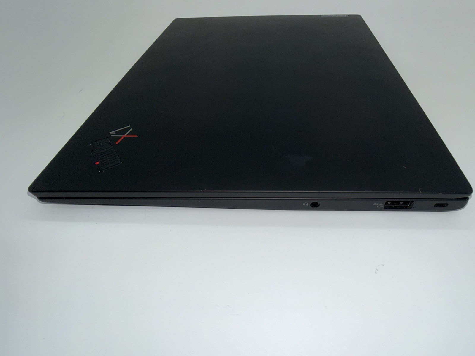 Lenovo ThinkPad X1 Carbon Gen 10 14 FHD+ 2.1 GHz i7-1260P 16GB 512GB SSD Win11P