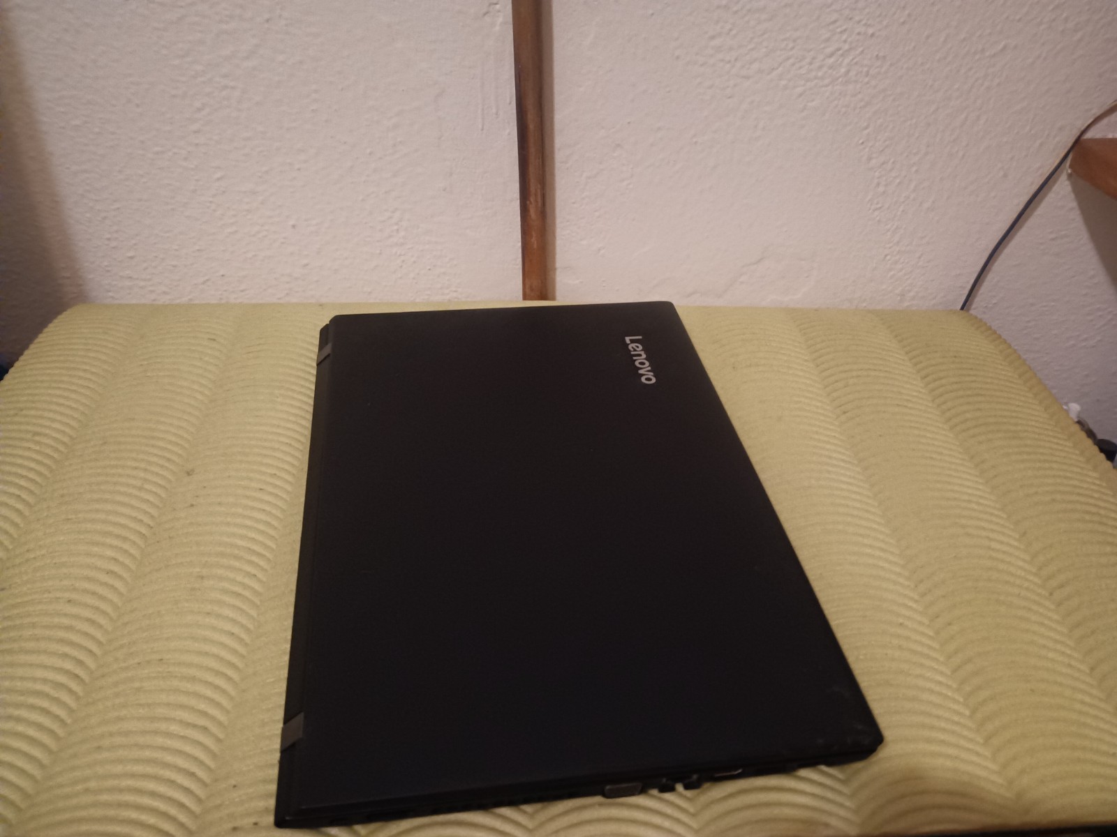 Lenovo V510 15.6″ Fullhd i3-2.00Ghz 8gb 256gb nvme amd r7 2gb Graphics