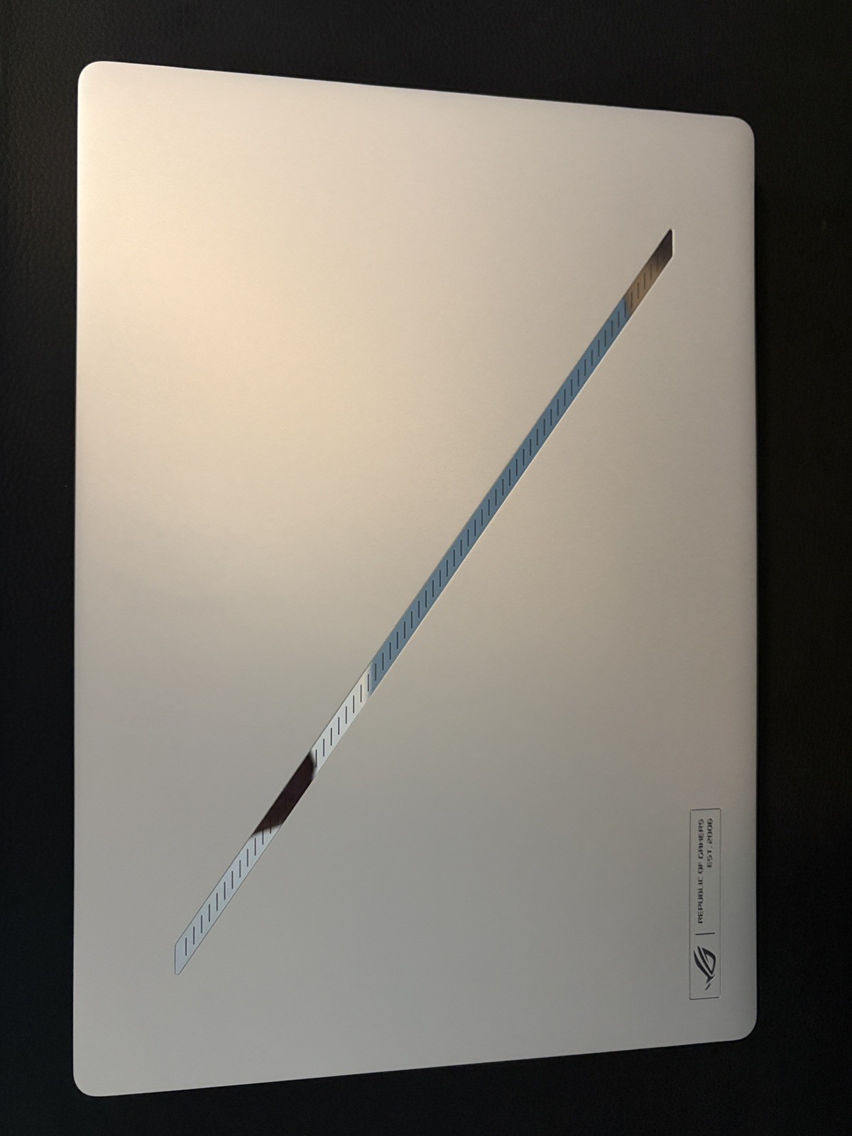 ASUS ROG Zephyrus G14 2025 14″ OLED 3K 120Hz Ryzen 9 32GB 1TB SSD RTX 5070 Ti